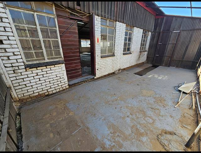 297M² FACTORY TO LET IN ANDERBOLT